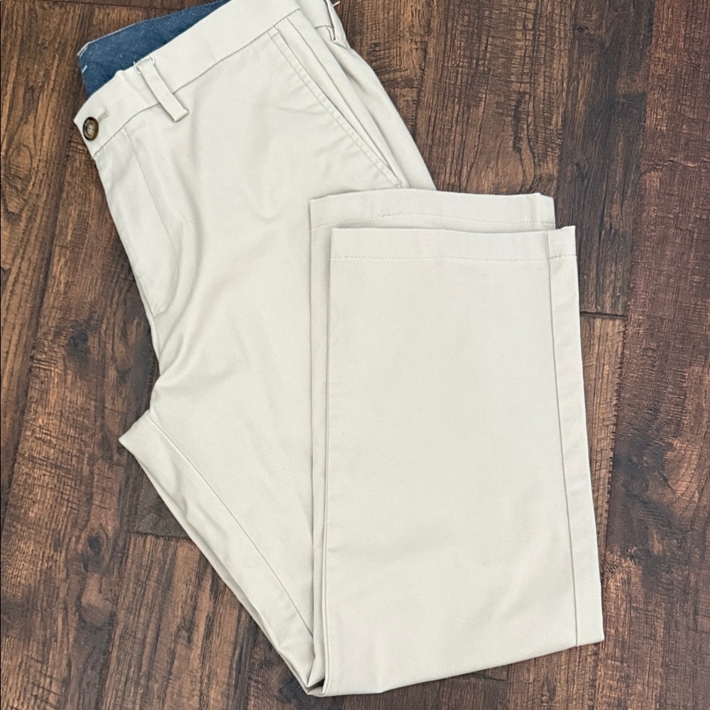 Old Navy Men's Khaki Built-In Flex Slim Chinos, Size 34 waist, 30 inseam